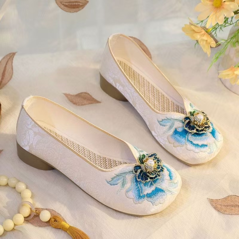 Sepatu Kain Bordir Hak Rendah  - Summer Cloth ulasan dan harga