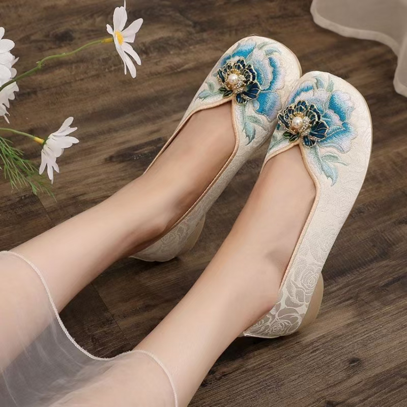 Sepatu Kain Bordir Hak Rendah  - Summer Cloth ulasan dan harga